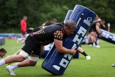 160626 - Wales Rugby Training - Jac Morgan during training