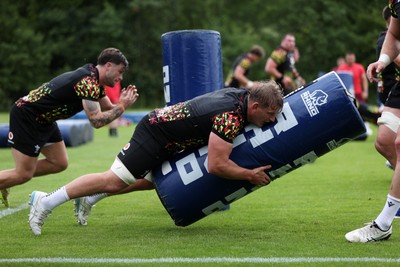 160626 - Wales Rugby Training - Jac Morgan during training
