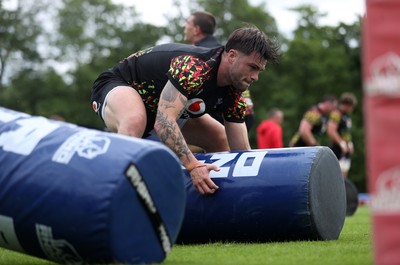 160626 - Wales Rugby Training - Joe Hawkins during training