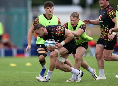 160626 - Wales Rugby Training - Harrison Keddie during training
