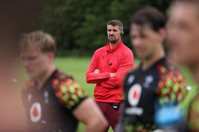 160626 - Wales Rugby Training - New Wales Defence Coach Peter Murchie