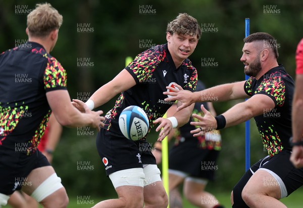 160626 - Wales Rugby Training - Ryan Woodman during training