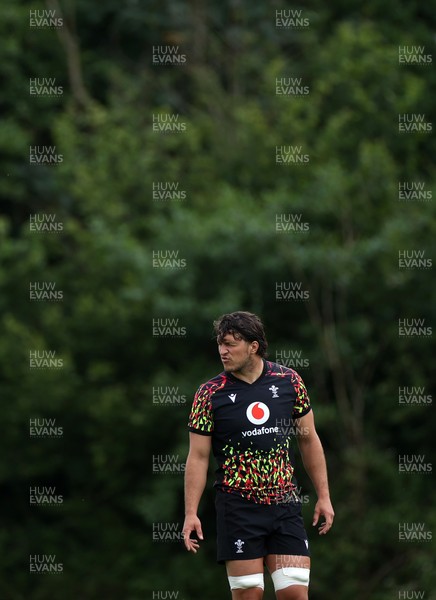 160626 - Wales Rugby Training - Teddy Williams during training