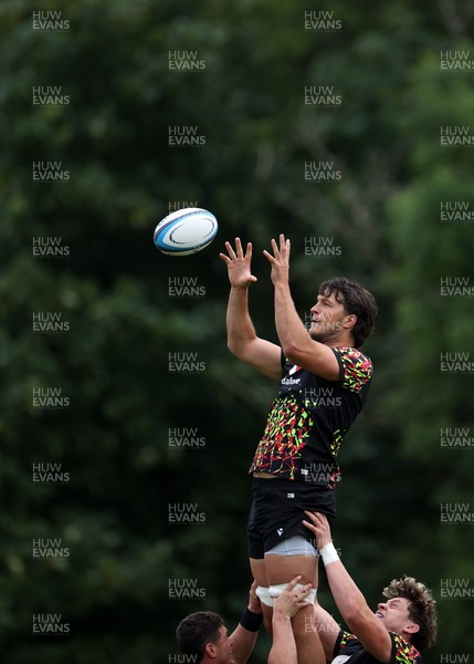 160626 - Wales Rugby Training - Teddy Williams during training
