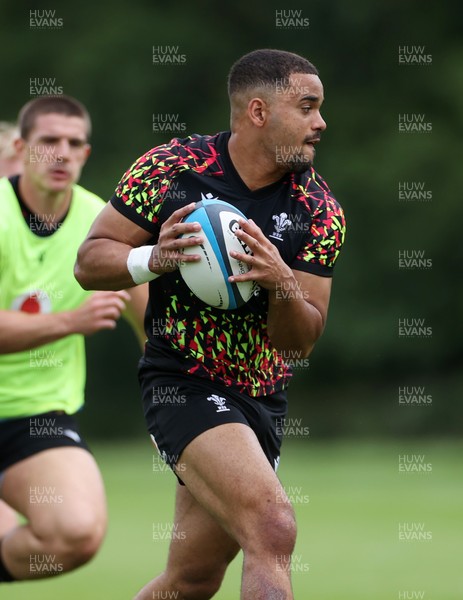 160626 - Wales Rugby Training - Ben Thomas during training