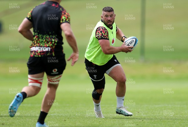 160626 - Wales Rugby Training - Gareth Thomas during training