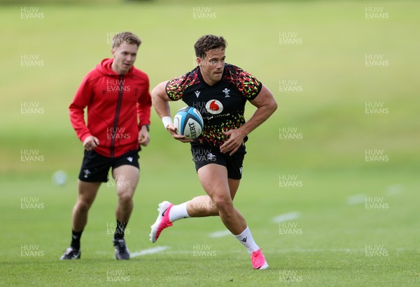 160626 - Wales Rugby Training - Kieran Hardy during training