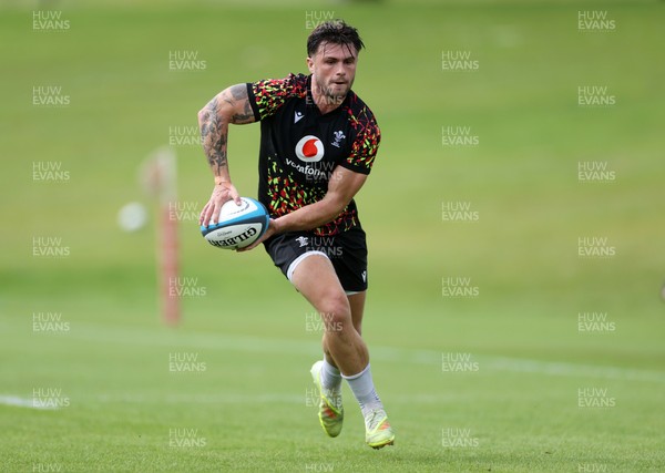 160626 - Wales Rugby Training - Joe Roberts during training