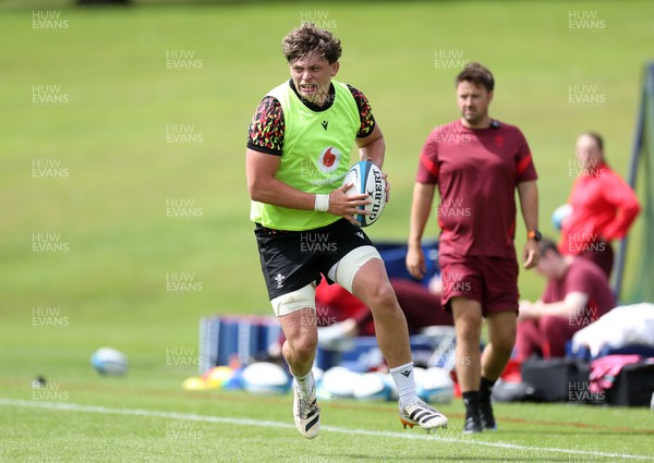 160626 - Wales Rugby Training - Ryan Woodman during training