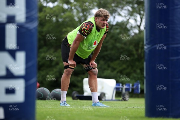 160626 - Wales Rugby Training - Taine Plumtree during training
