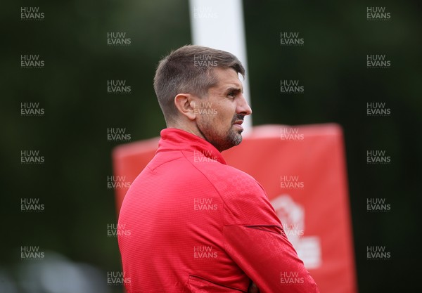 160626 - Wales Rugby Training - New Wales Defence Coach Peter Murchie