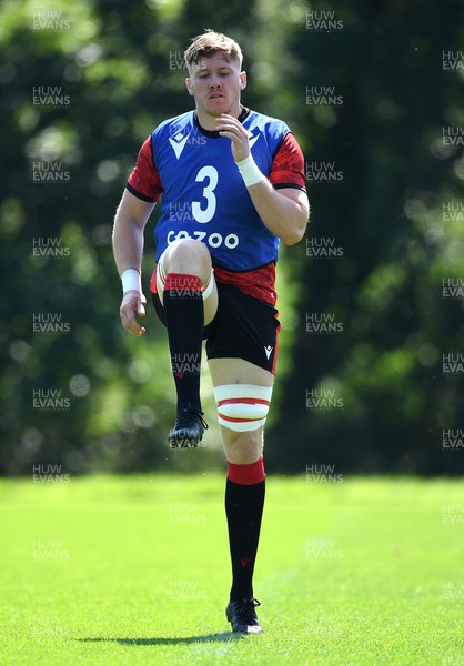 160721 - Wales Rugby Training - Matthew Screech during training