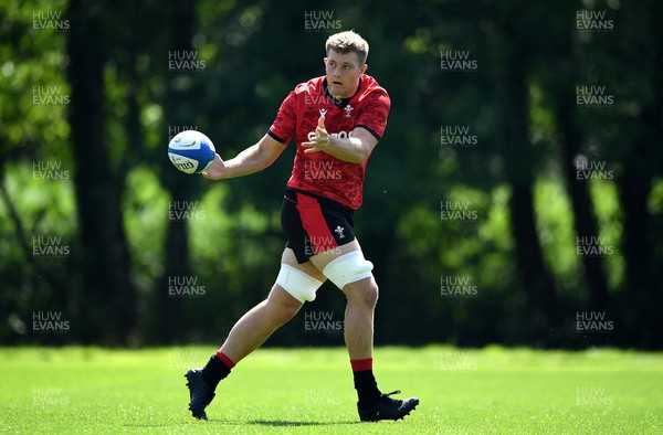 160721 - Wales Rugby Training - Ben Carter during training