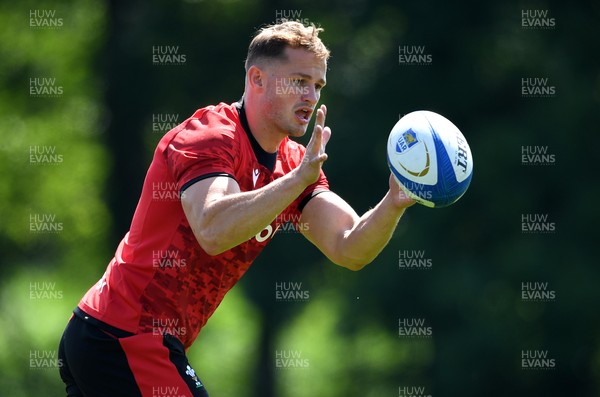 160721 - Wales Rugby Training - Hallam Amos during training