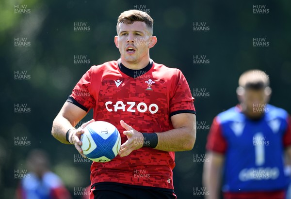 160721 - Wales Rugby Training - Elliot Dee during training