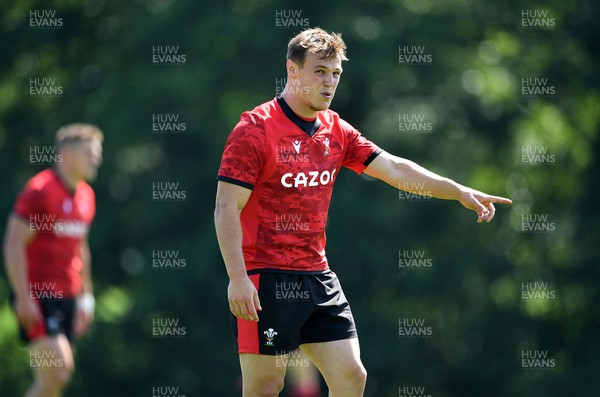160721 - Wales Rugby Training - Jarrod Evans during training