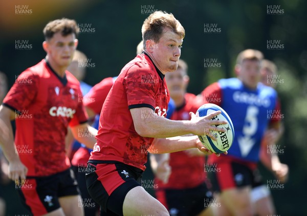 160721 - Wales Rugby Training - Nick Tompkins during training