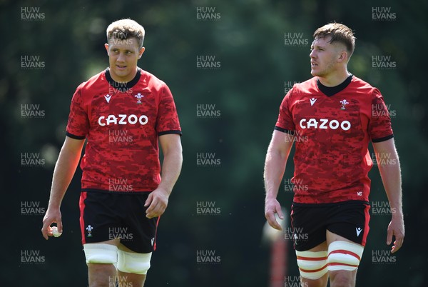 160721 - Wales Rugby Training - Ben Carter and Matthew Screech during training