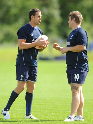 16.08.11 - Wales Rugby Training - Lee Byrne and Richard Hibbard during training. 
