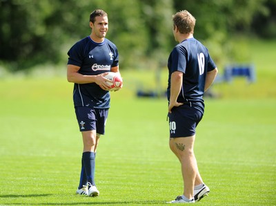 16.08.11 - Wales Rugby Training - Lee Byrne and Richard Hibbard during training. 