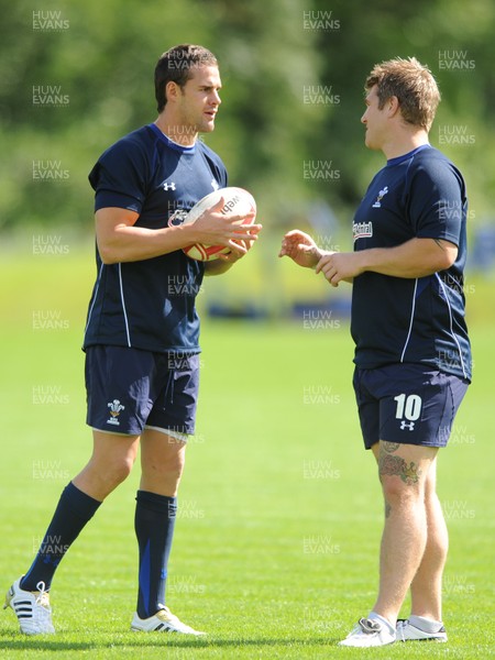 16.08.11 - Wales Rugby Training - Lee Byrne and Richard Hibbard during training. 