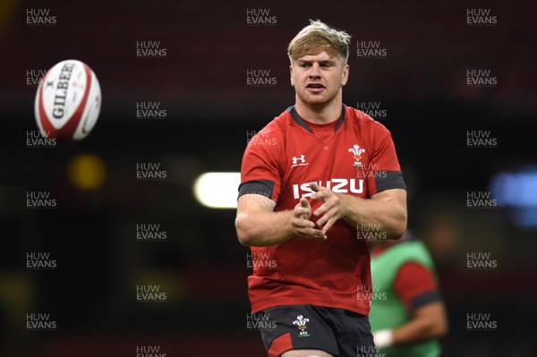 160819 - Wales Rugby Training - Aaron Wainwright during training