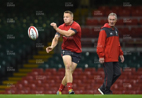 160819 - Wales Rugby Training - James Davies during training