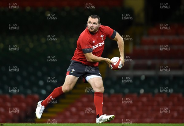 160819 - Wales Rugby Training - Ken Owens during training