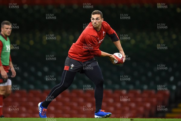 160819 - Wales Rugby Training - George North during training