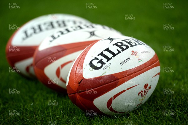 160819 - Wales Rugby Training - Match balls during training