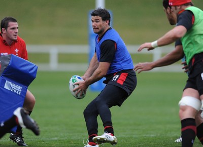 15.09.11 - Wales Rugby Training - Mike Phillips during training. 