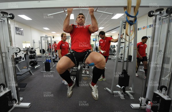 15.09.11 - Wales Rugby Training - Huw Bennett during a weight training session. 