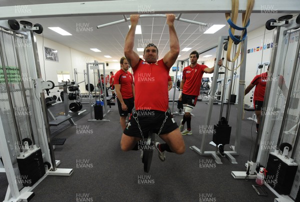 15.09.11 - Wales Rugby Training - Huw Bennett during a weight training session. 