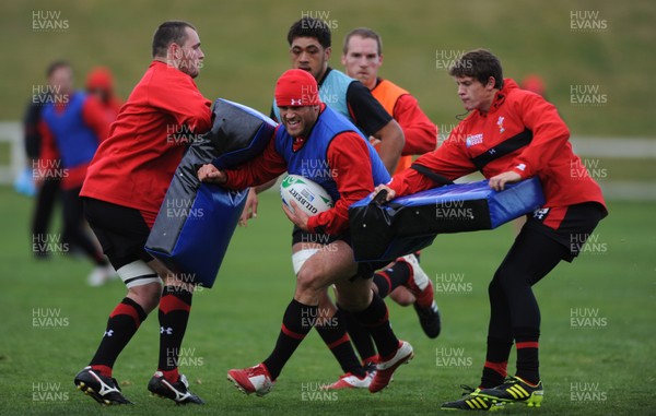 15.09.11 - Wales Rugby Training - Jamie Roberts during training. 