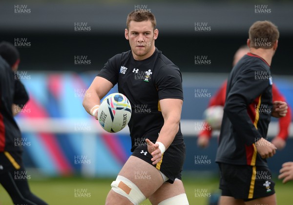 161015 - Wales Rugby Training -Dan Lydiate during training