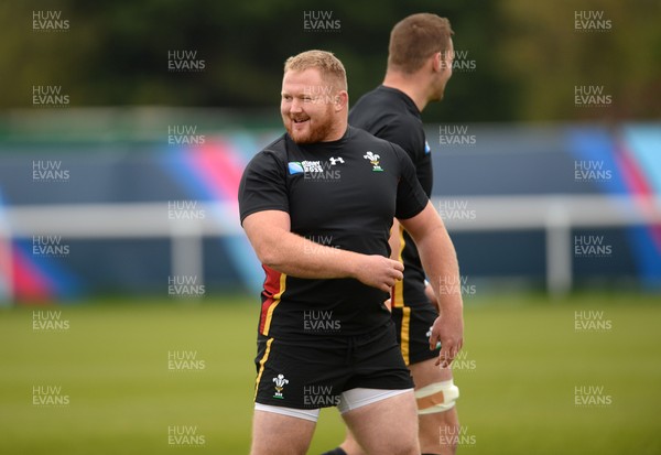 161015 - Wales Rugby Training -Samson Lee during training