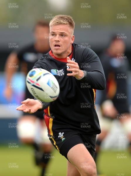 161015 - Wales Rugby Training -Gareth Anscombe during training