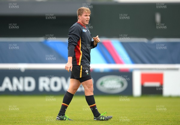 161015 - Wales Rugby Training -Tyler Morgan during training