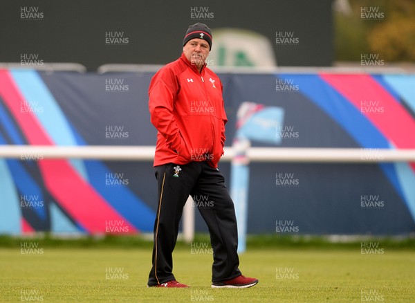 161015 - Wales Rugby Training -Warren Gatland during training