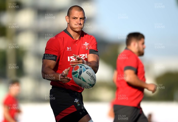 161019 - Wales Rugby Training - Aaron Shingler during training