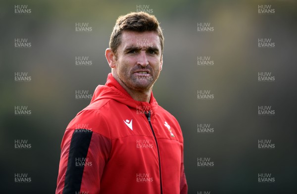 161020 - Wales Rugby Training - Huw Bennett during training