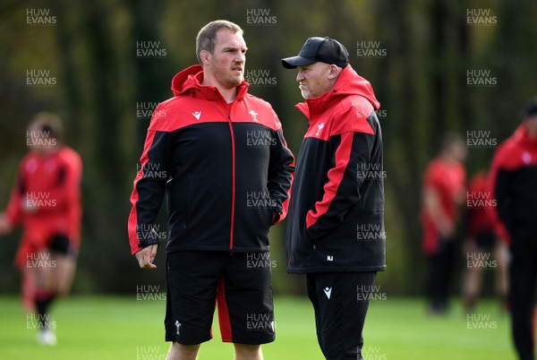 161020 - Wales Rugby Training - Gethin Jenkins and Neil Jenkins during training