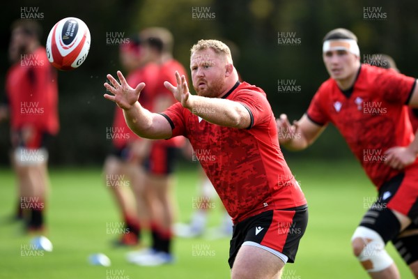 161020 - Wales Rugby Training - Samson Lee during training