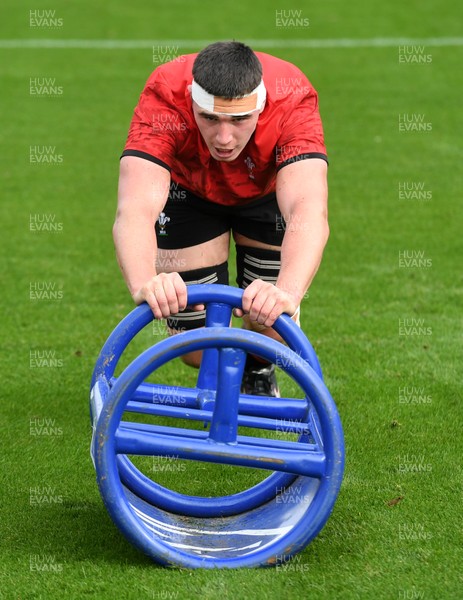 161020 - Wales Rugby Training - Seb Davies during training