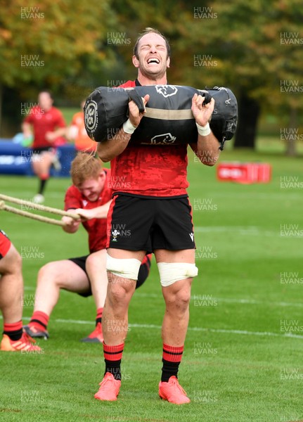 161020 - Wales Rugby Training - Alun Wyn Jones during training