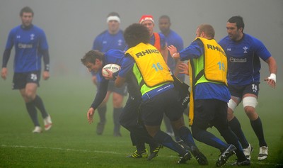 16.11.10 - Wales Rugby Training - Dan Biggar during training. 