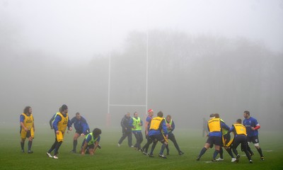 16.11.10 - Wales Rugby Training - Wales players train in thick fog. 
