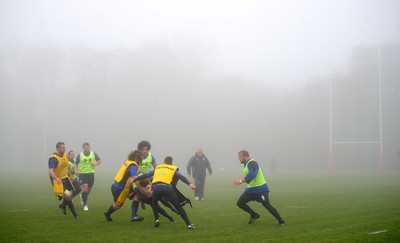 16.11.10 - Wales Rugby Training - Wales players train in thick fog. 