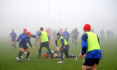 16.11.10 - Wales Rugby Training - Wales players train in thick fog. 