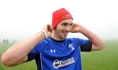 16.11.10 - Wales Rugby Training - George North puts on his Children in Need hat during training. 